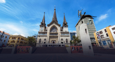 Catedral Basílica Metropolitana, Nuestra Señora del Rosario de Manizales, Manizales, Taxis Libres 